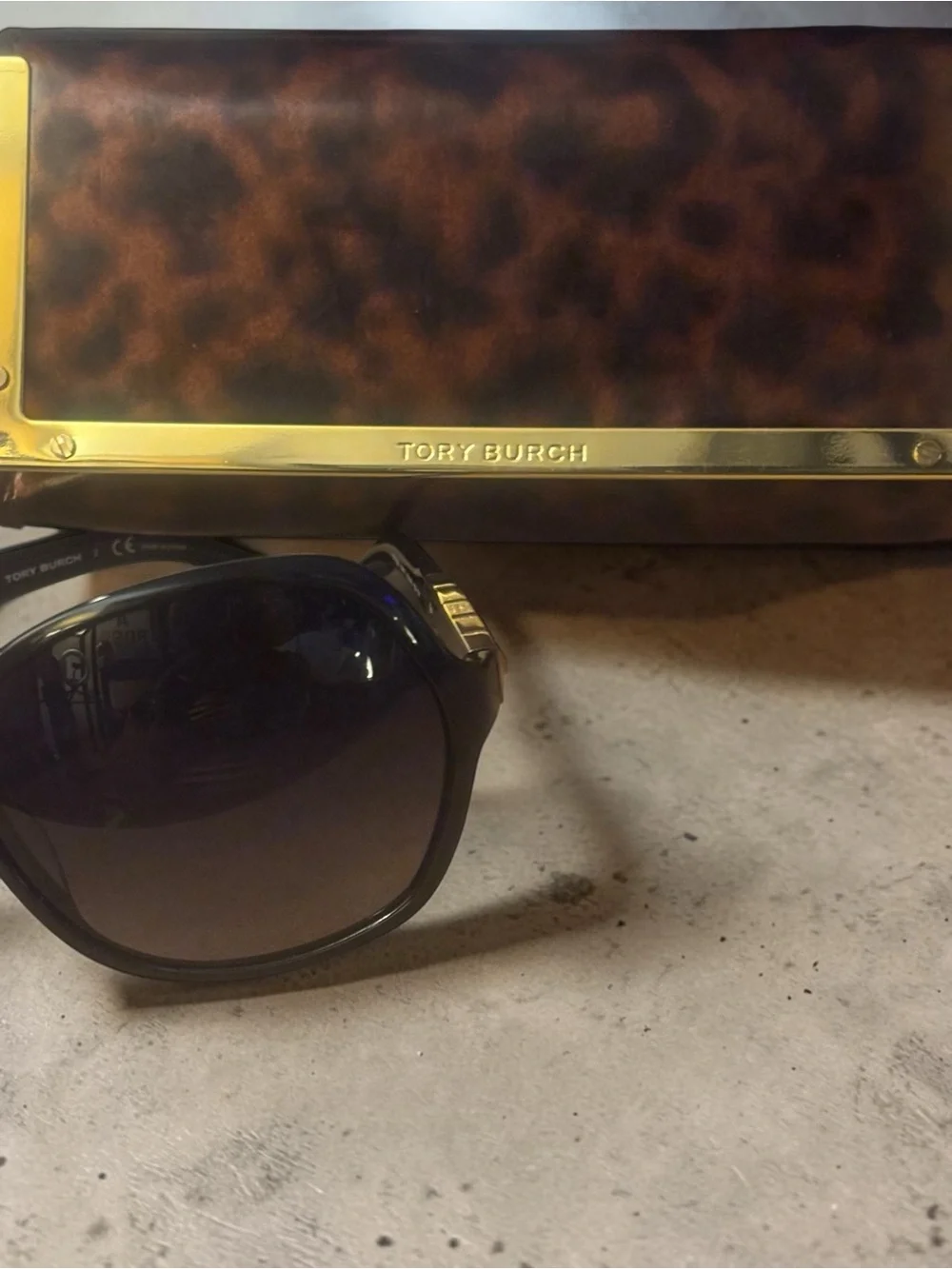 Tory Burch Oversized Black Gradient Sunglasses Gold Hardware